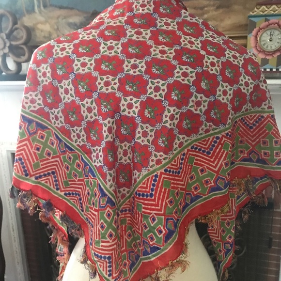 100% Silk, made in India, gorgeous Bobo scarf w/ tassels & fab geometric design - Picture 8 of 8